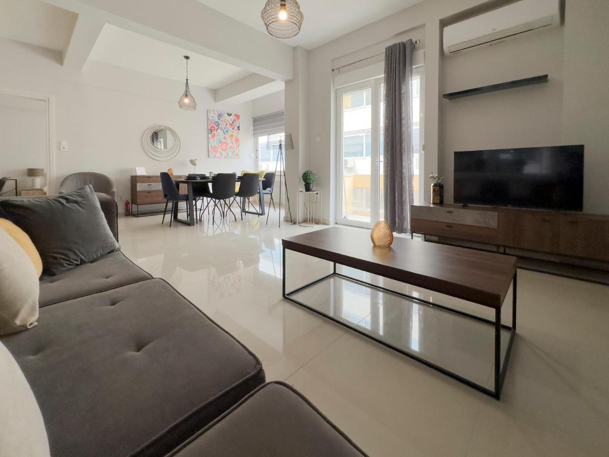 Satovriandou Spacious 128Sqm Apt In アテネ エクステリア 写真
