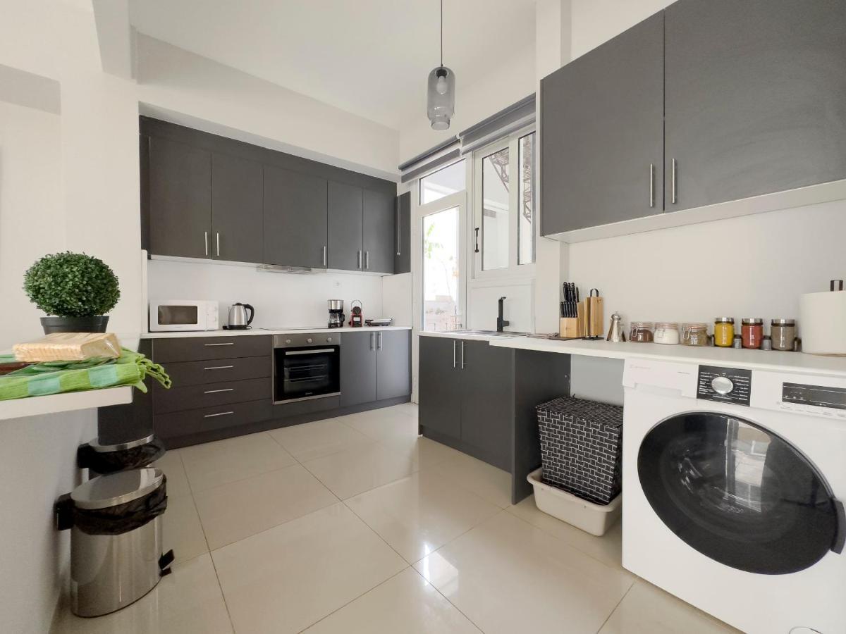 Satovriandou Spacious 128Sqm Apt In アテネ エクステリア 写真